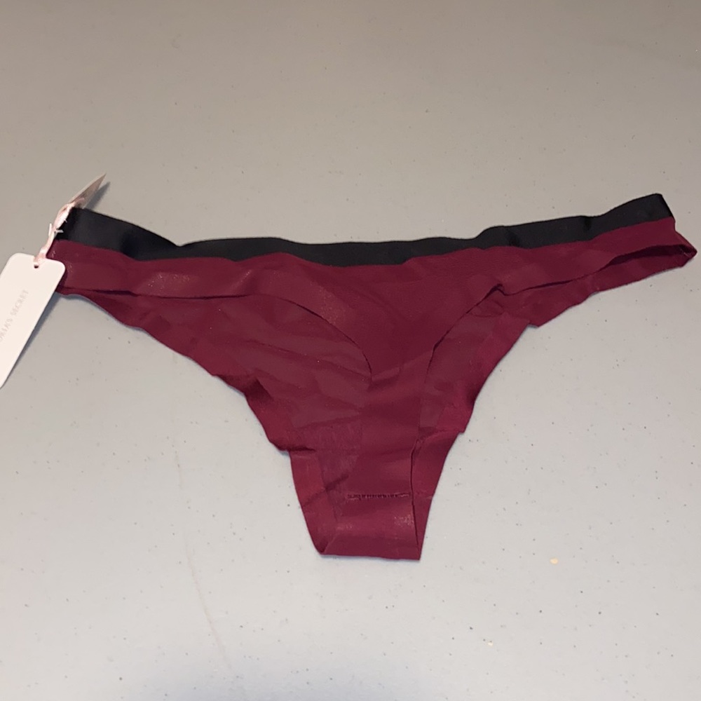 Victoria Secret - Picture 6 of 7